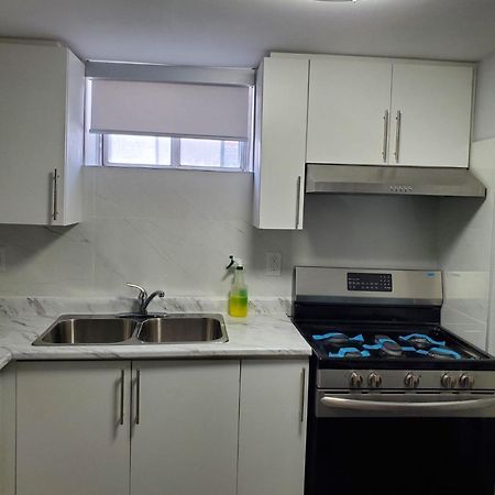 Maxwell Esabu Apartment Торонто Екстериор снимка