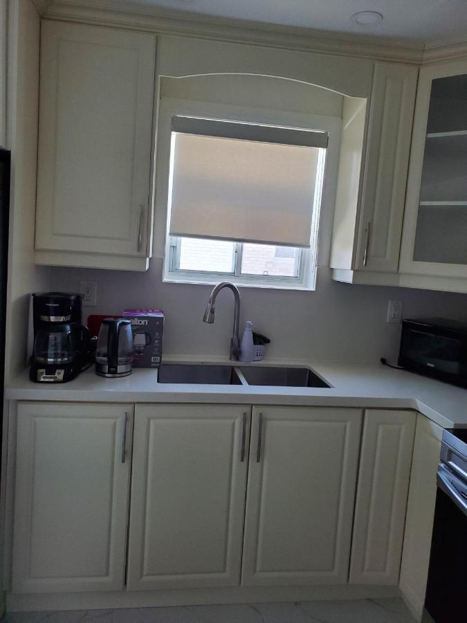 Maxwell Esabu Apartment Торонто Екстериор снимка
