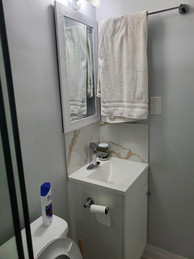 Maxwell Esabu Apartment Торонто Екстериор снимка