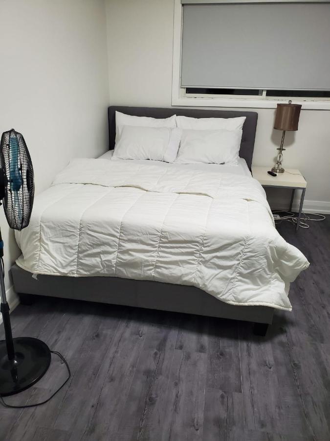 Maxwell Esabu Apartment Торонто Екстериор снимка