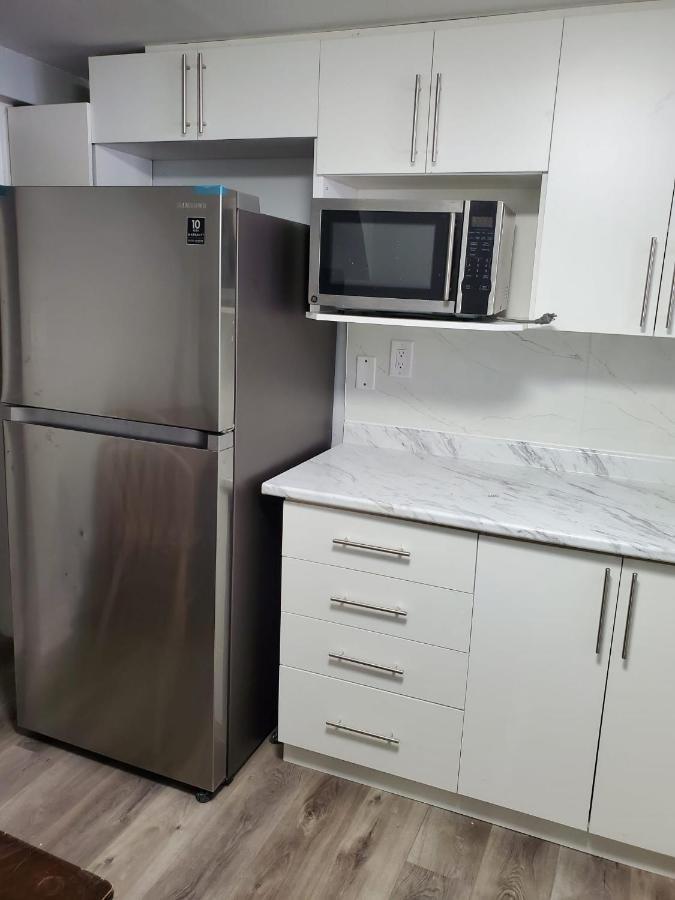 Maxwell Esabu Apartment Торонто Екстериор снимка