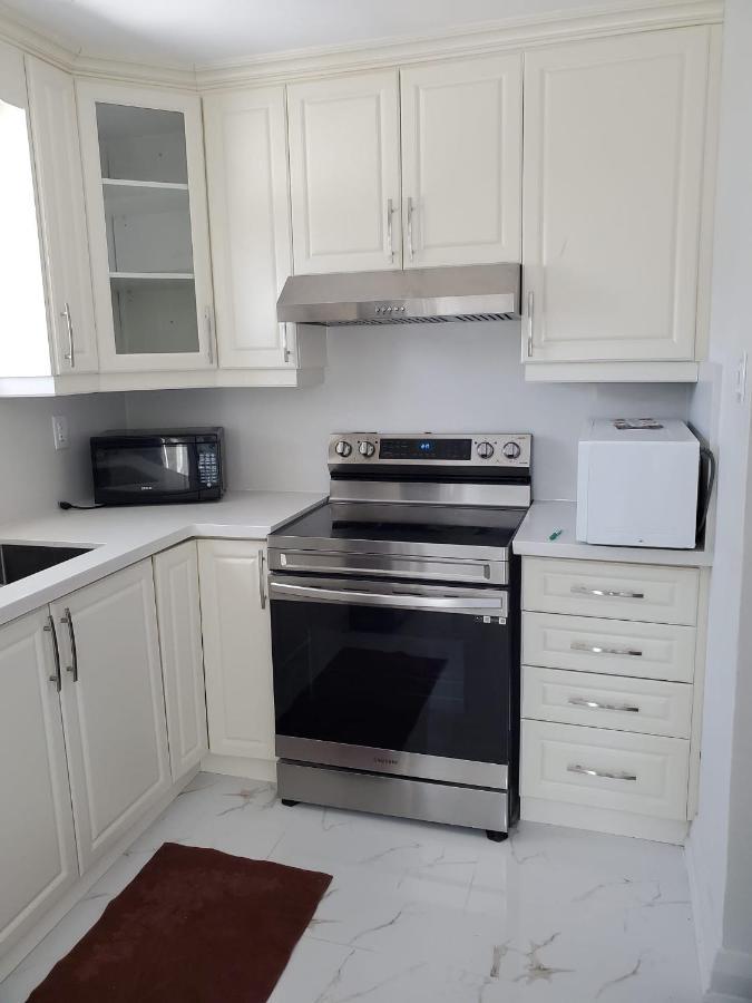 Maxwell Esabu Apartment Торонто Екстериор снимка